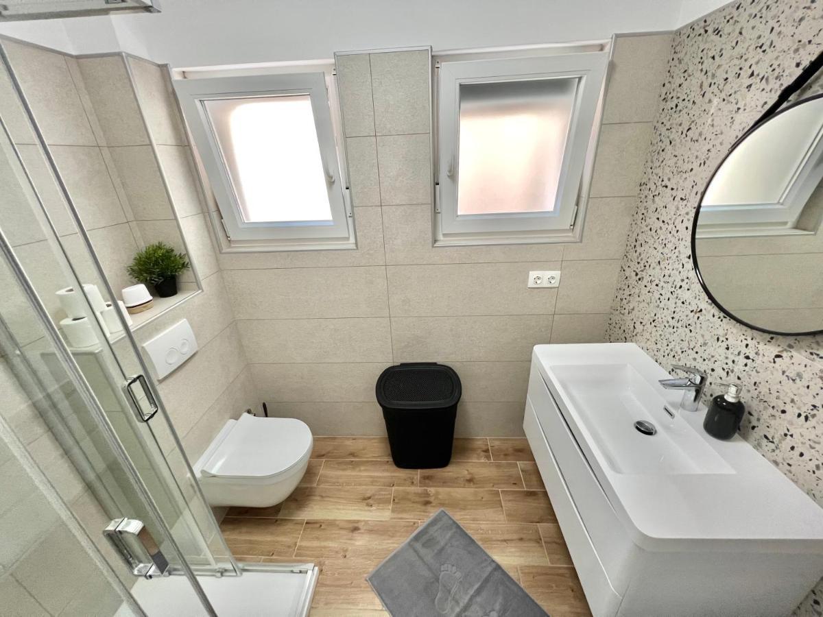 Fantasia Del Mare Apartment And Rooms Dramalj Ngoại thất bức ảnh