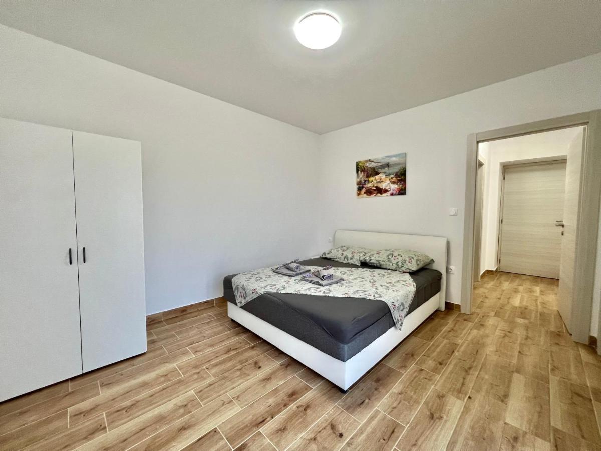 Fantasia Del Mare Apartment And Rooms Dramalj Ngoại thất bức ảnh