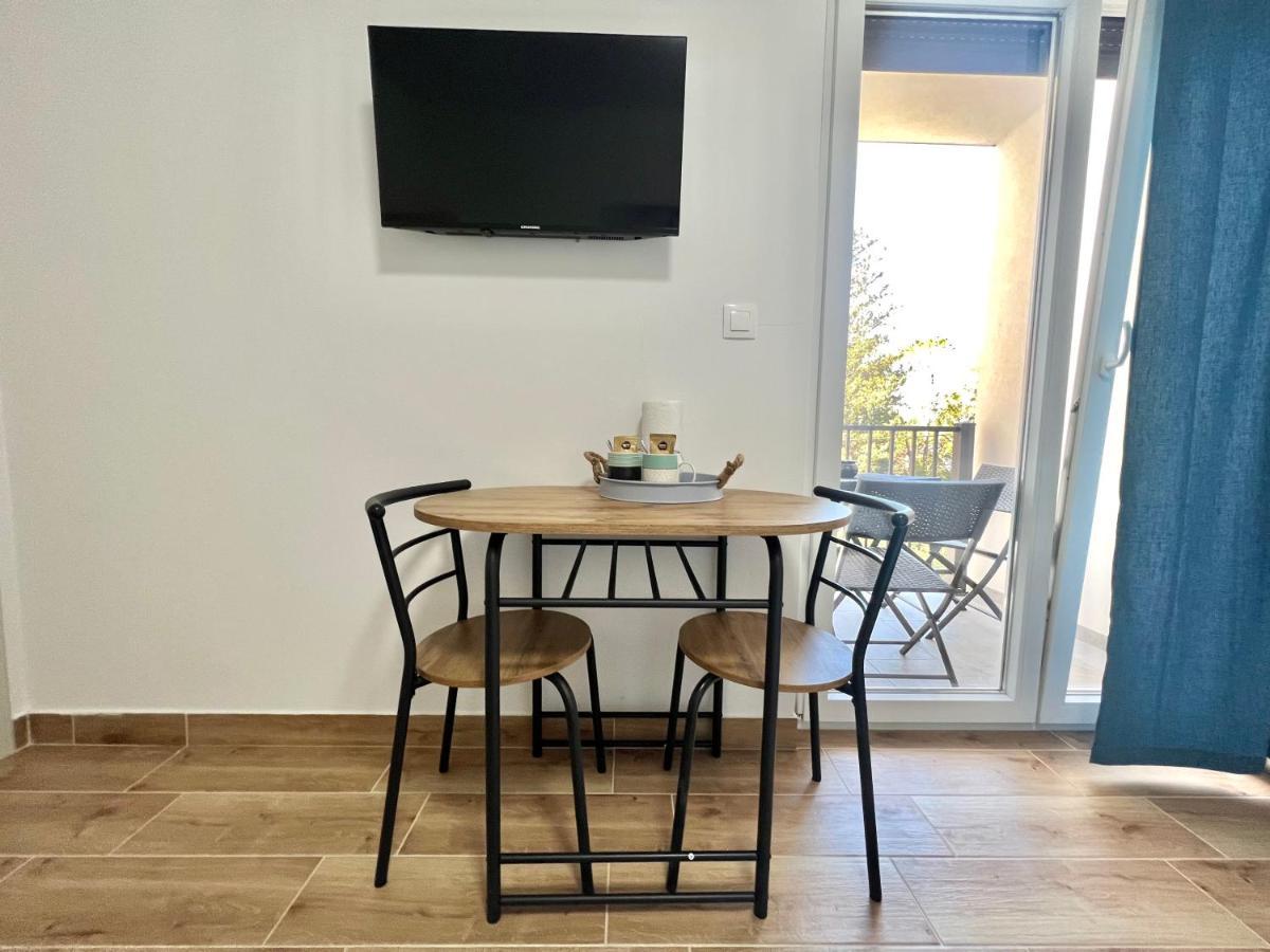 Fantasia Del Mare Apartment And Rooms Dramalj Ngoại thất bức ảnh